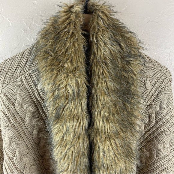 Altar'd State Forever Flurry Tan Faux Fur Collar Cardigan Sweater Size Small - Picture 4 of 13